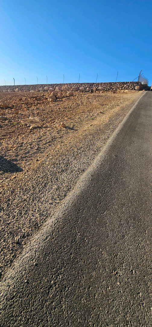 أرض في المفرق - 2,900 دأ - صورة 1