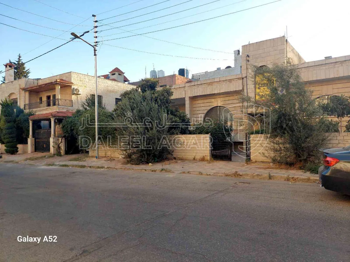 فيلا/منزل في عمان/البيادر/الجندويل/شارع الجيل/ بالقرب من مدرسة الفاروق  - 650,000 دأ - صورة 1