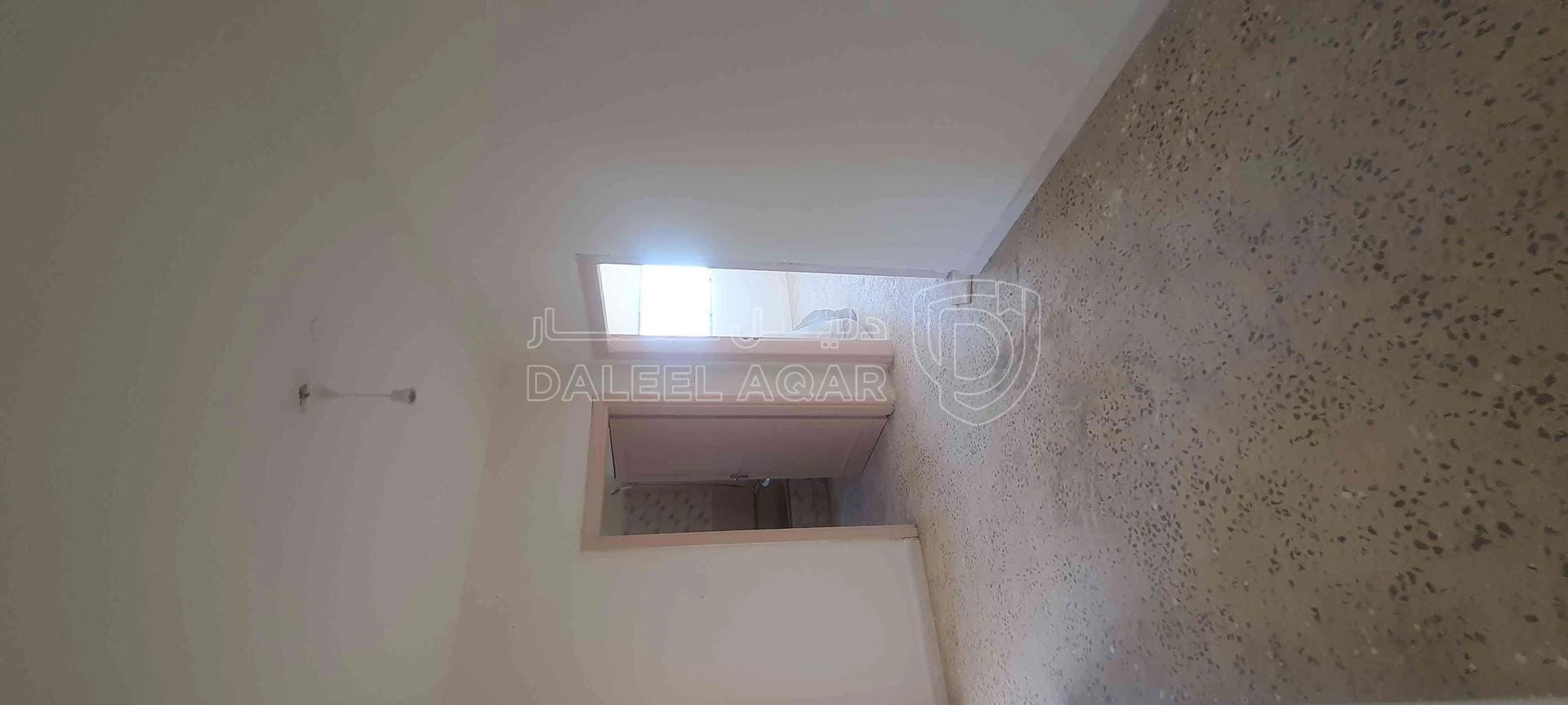 شقة في اربد خلف الضمان الاجتماعي - 9,500 دأ - صورة 1