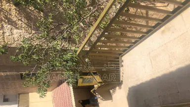 شقة - شقة أرضية للبيع في جبل النصر حي عدن - 29000 دأ