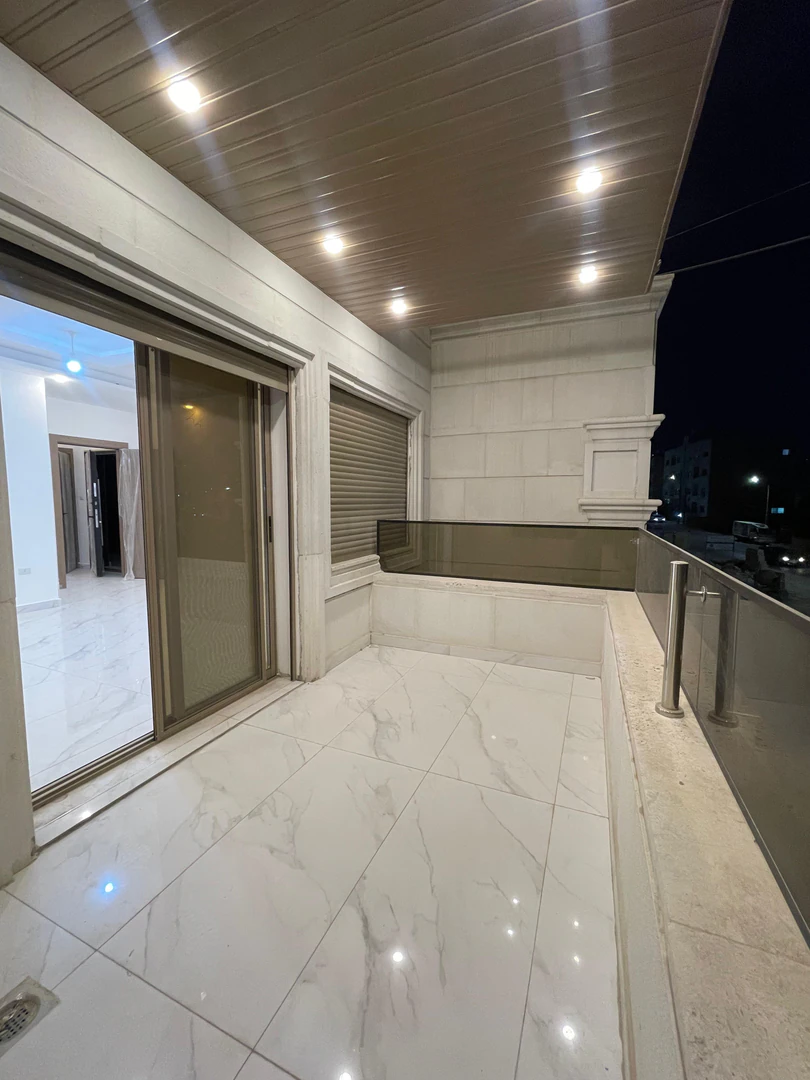 شقة في قرب الراعي مول - 50,000 دأ - صورة 1