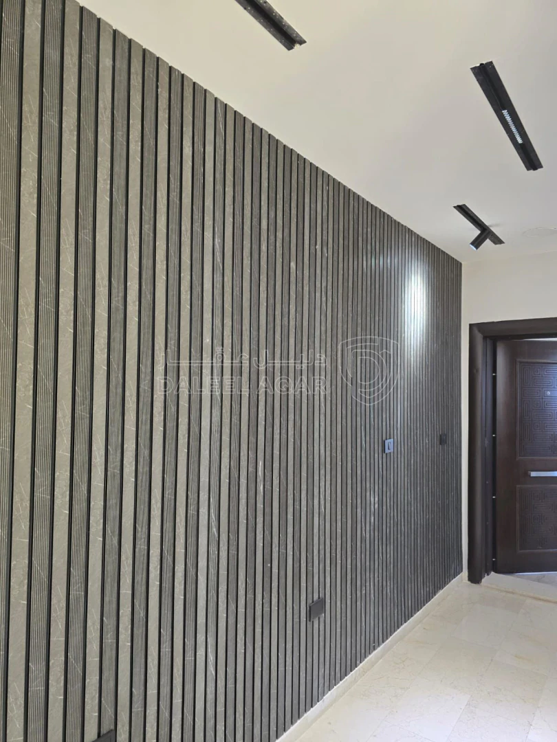 شقة في ديرغبار شارع ال60 - 165,000 دأ - صورة 1