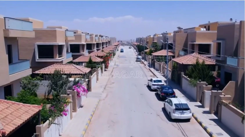 فيلا/منزل في محافظة العاصمة- جنوب عمان-ام رمانه- - 235,000 دأ - صورة 1