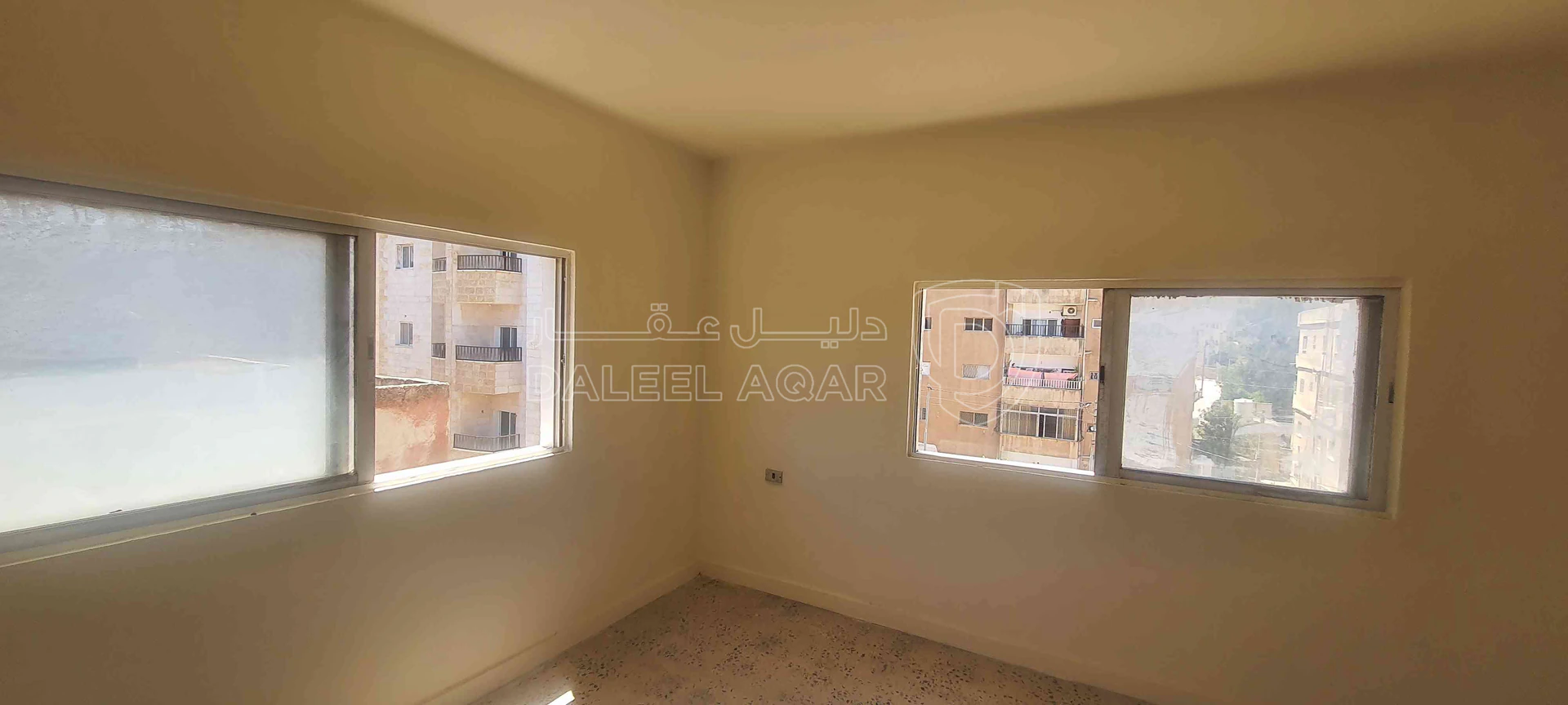 شقة في اربد خلف الضمان الاجتماعي - 9,500 دأ - صورة 1