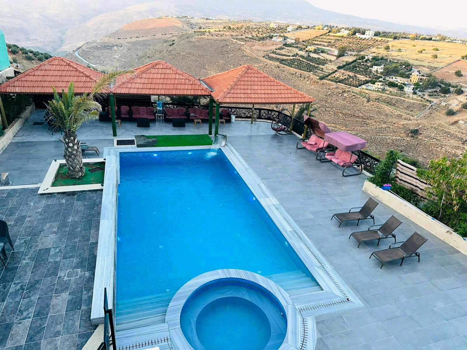 مزرعة/شاليه في السلط بيوضه  - 185,000 دأ - صورة 1