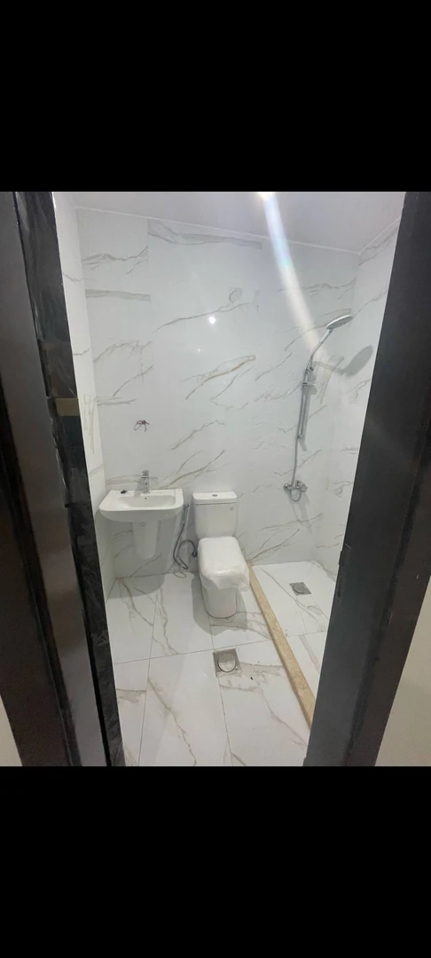 شقة في مادبا - قرية خربة حنينا - خلف مدرسة الصناعة - 52,000 دأ - صورة 1