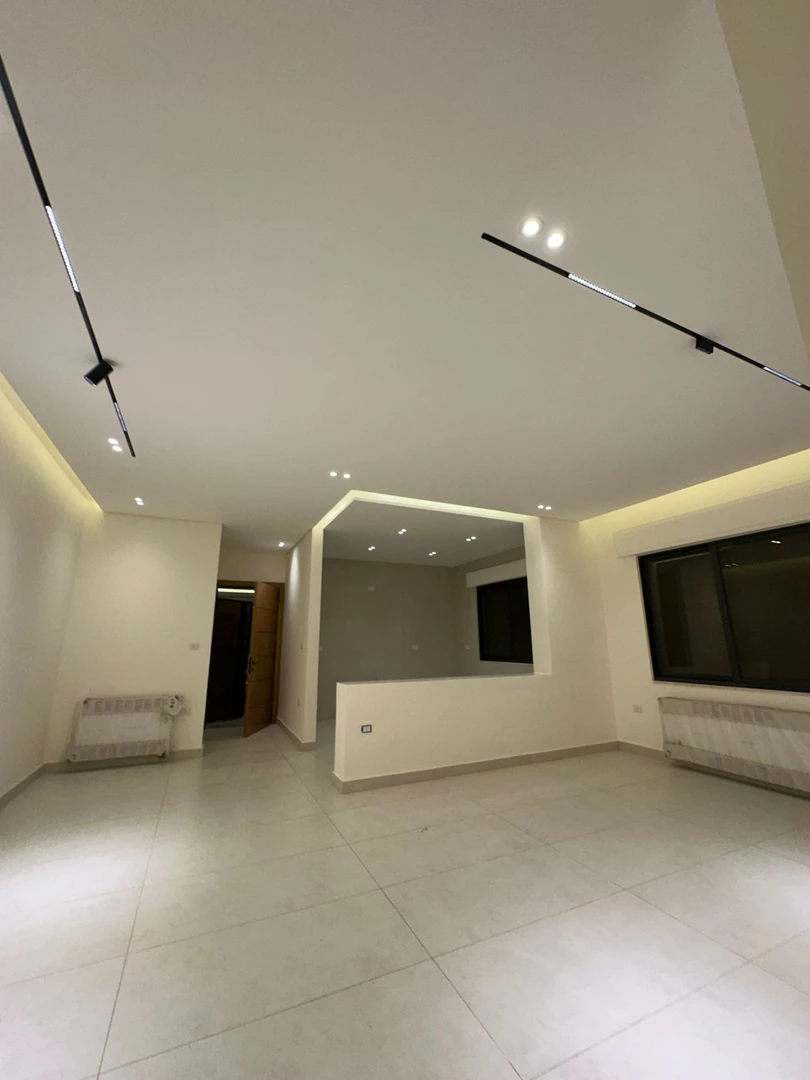 شقة في قرب اشارات حي الصحابه - 118,000 دأ - صورة 1