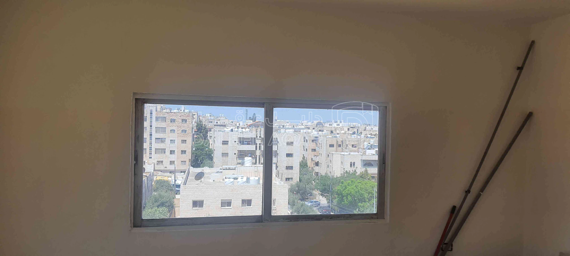 شقة في اربد خلف الضمان الاجتماعي - 9,500 دأ - صورة 1