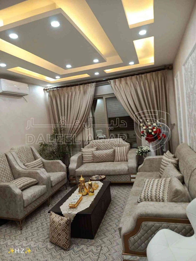 شقة في اربد شارع المعتصم 31 - 55,000 دأ - صورة 1