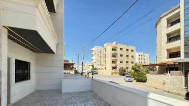 شقة في  موقع مميز في منطقة قريبة من الأسواق وشارع المطار - 86,000 دأ - صورة NaN