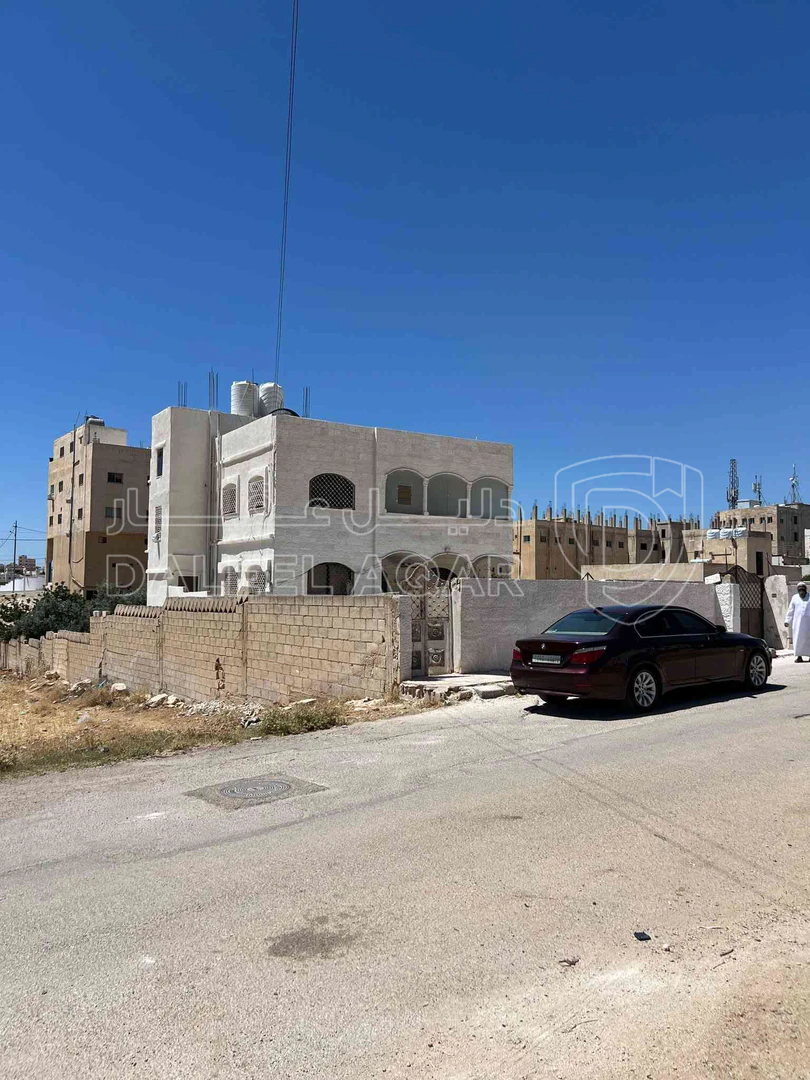 مبنى في بيت للبيع في منطقت سلبود - 150,000 دأ - صورة 1