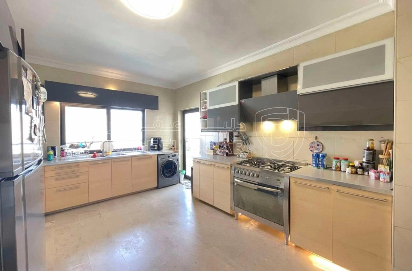 شقة في دابوق - شارع جعفر الزعبي - 235,000 دأ - صورة 1