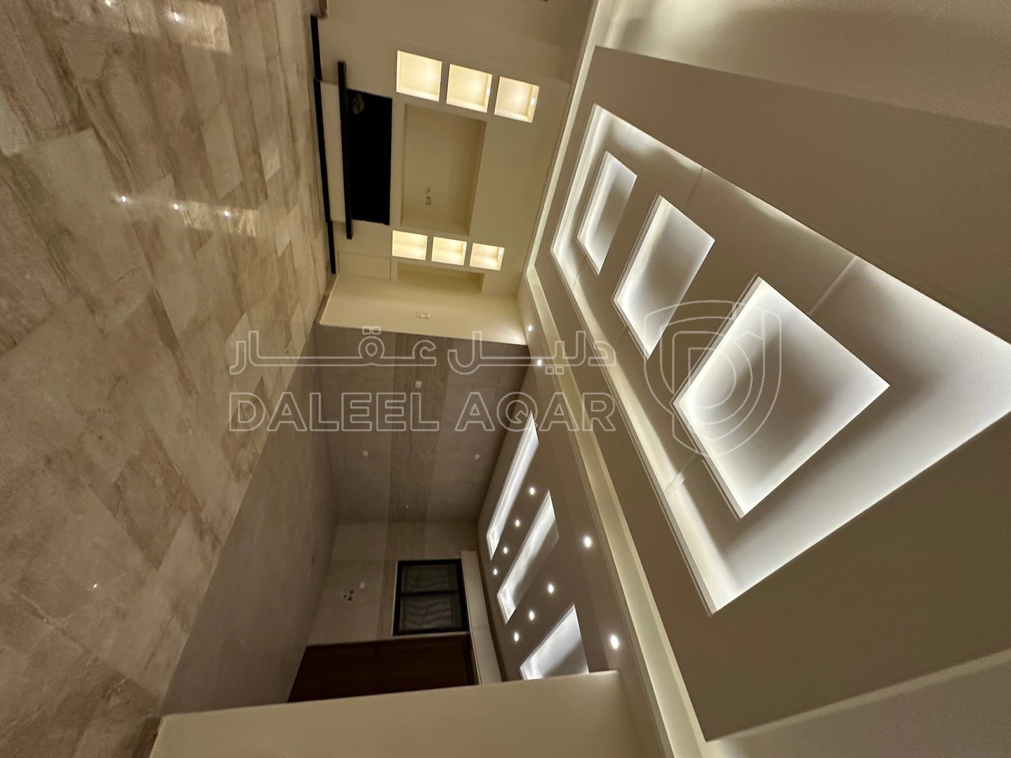 شقة في ضاحيه النخيل  - 125,000 دأ - صورة 1