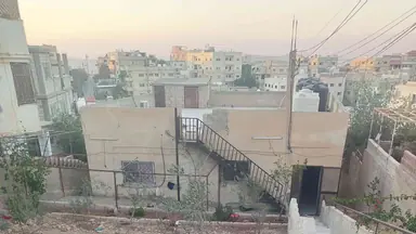 مبنى في الزرقاء جيل الأمير حسن قرب حاووز الماء  - 70,000 دأ - صورة NaN