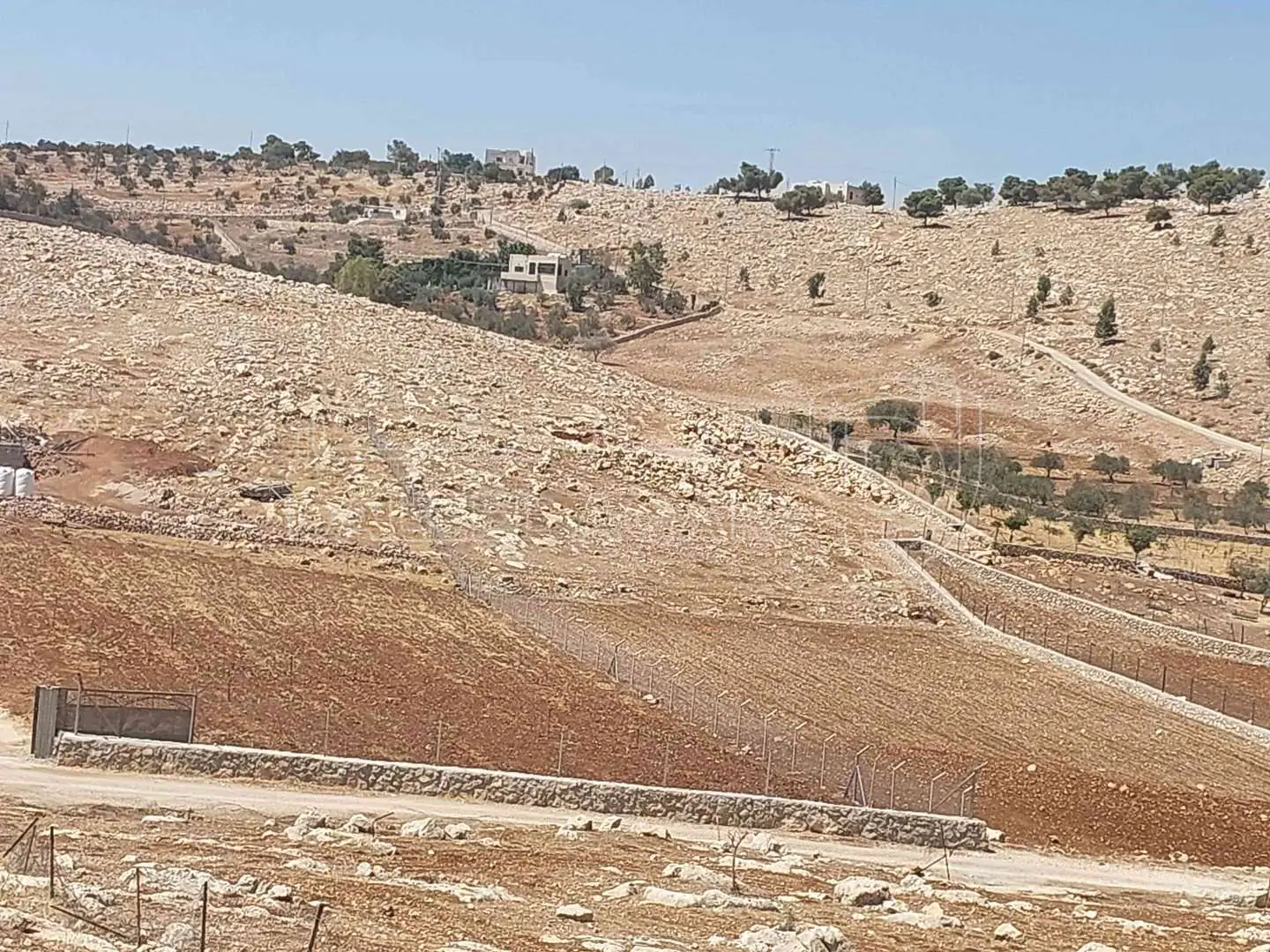 أرض في السلط عيرا  - 36,000 دأ - صورة 1