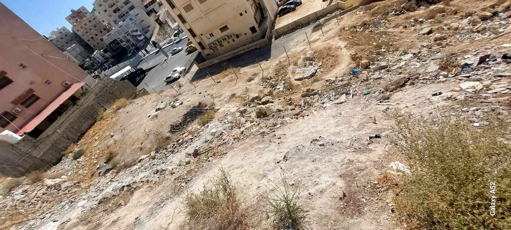 أرض في خلف محطة شحن السيارات الكهربائية شارع الكرامة - 59,000 دأ - صورة 1