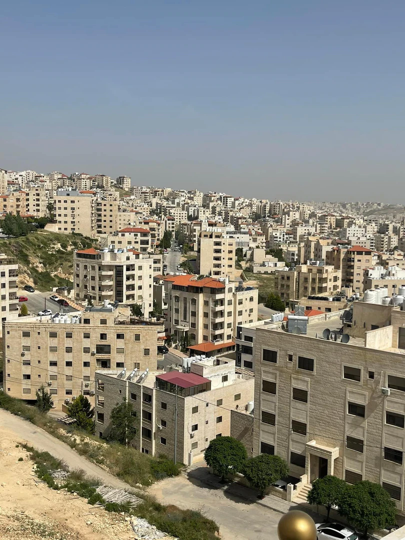شقة في ضاحيه الرشيد خلف الكليه العلميه الاسلاميه  - 100,000 دأ - صورة 1