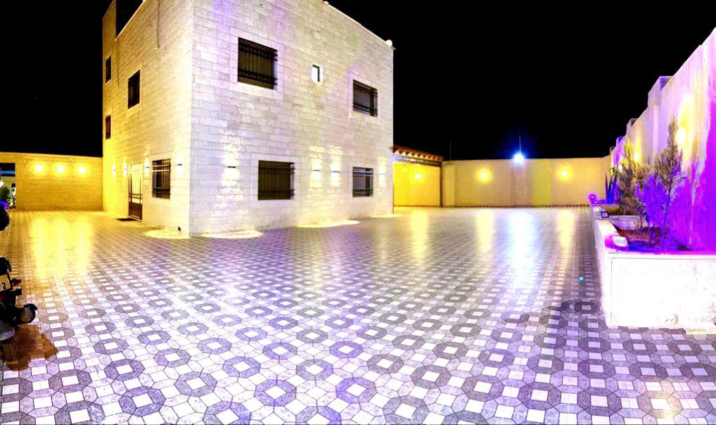 مزرعة/شاليه في شارع المية - خلف محطة الكهربا من جهة طريق المطار - 180,000 دأ - صورة 1