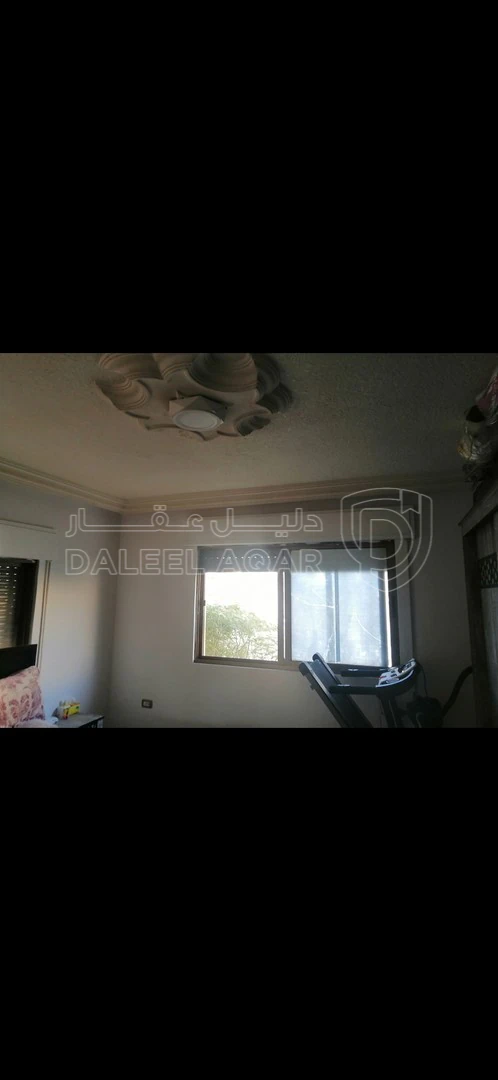 شقة في شارع الفاروق - 28,000 دأ - صورة 1