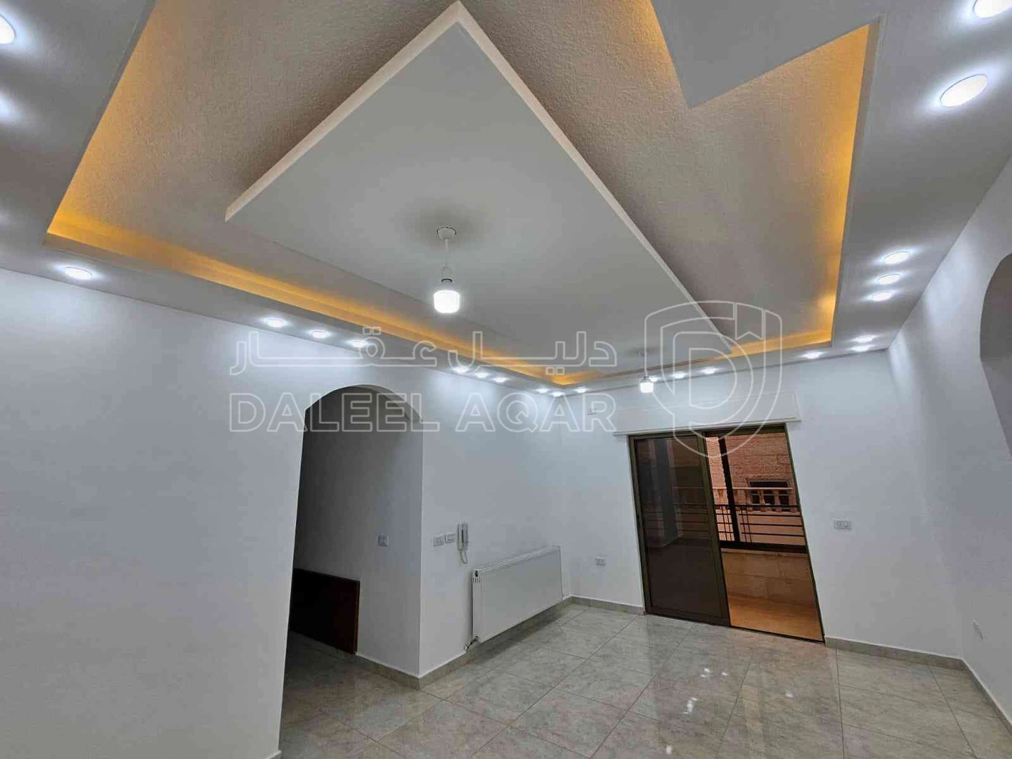 شقة في عماره رقم 11 شارع نمر الحمود - 92,000 دأ - صورة 1