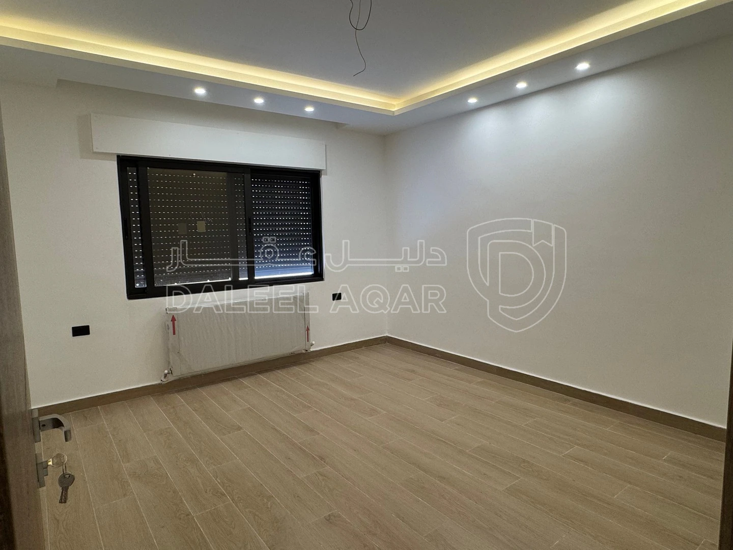 شقة في البنيات - طريق المطار - 125,000 دأ - صورة 1