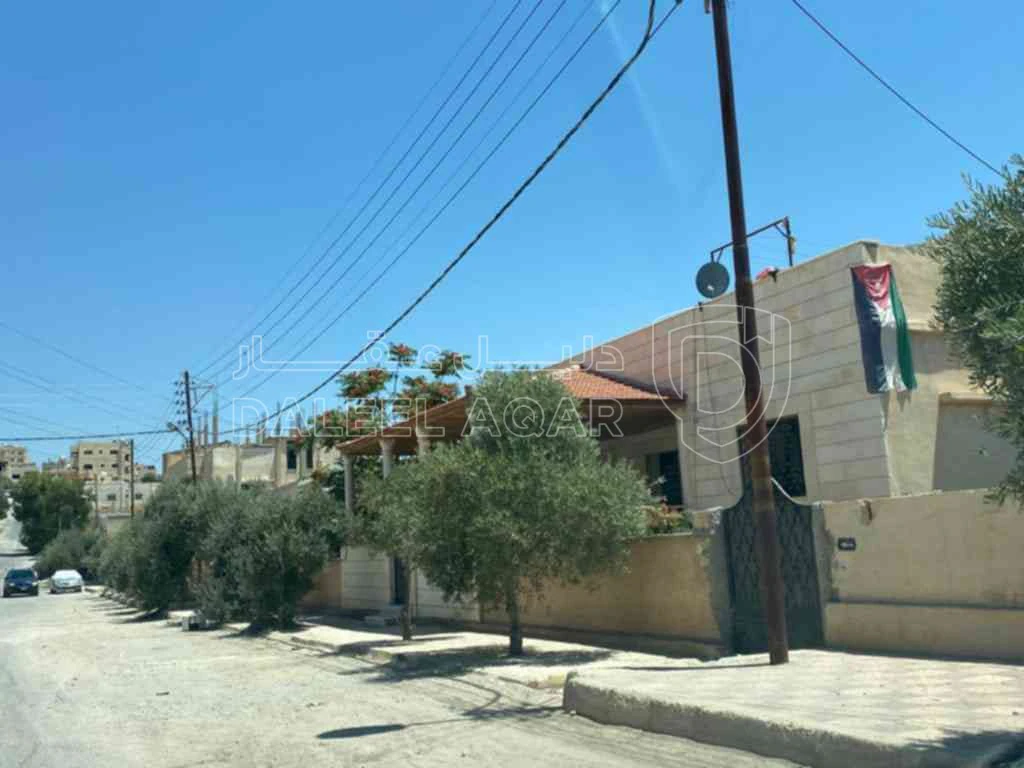 فيلا/منزل في ضاحية الأميرة هيا شارع زيد بن حارثه قرب مسجد خزيمة بن ثابت - 85,000 دأ - صورة 1