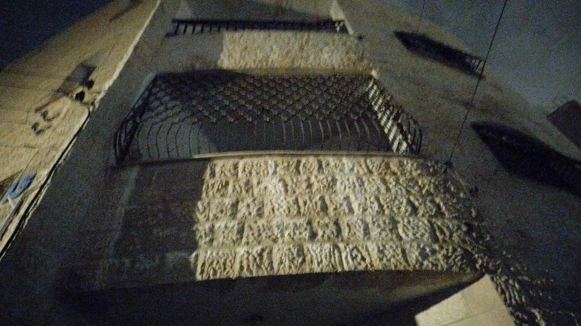 مبنى في ماركا الشماليه حي المزارع ت 0796198119 - 80,000 دأ - صورة 1