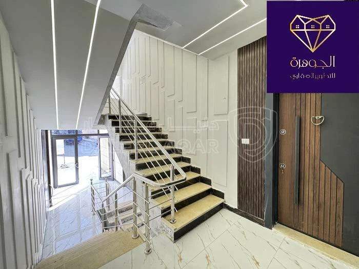 شقة في طابق اخير مع روف دوبلكس فاخر لم يسكن لقطه وبسعر مغري جداااا عرض خاص ع اخر شقة أرقى مناطق الجبيهة ام زويتنه  - 105,000 دأ - صورة 1