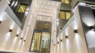 شقة - عمان - ابو علندا - قرب دوار الحكمة - 85000 دأ