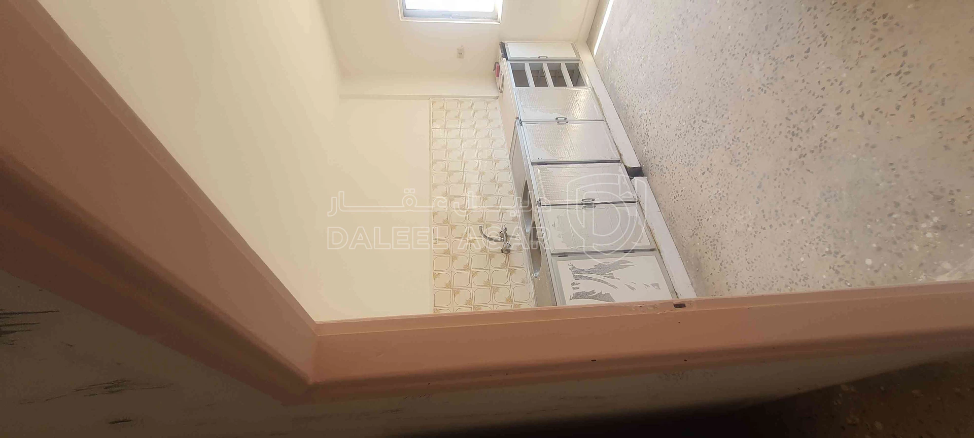 شقة في اربد خلف الضمان الاجتماعي - 9,500 دأ - صورة 1