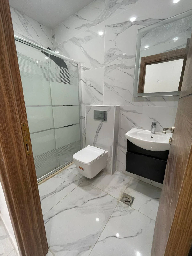 شقة في شمال عمان - دوار البحرية  - 45,000 دأ - صورة 1