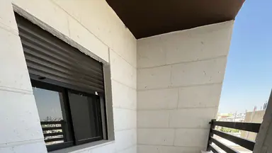 شقة - في جبل الزهور 120 متر ب 55 الف جديدة  - 55000 دأ