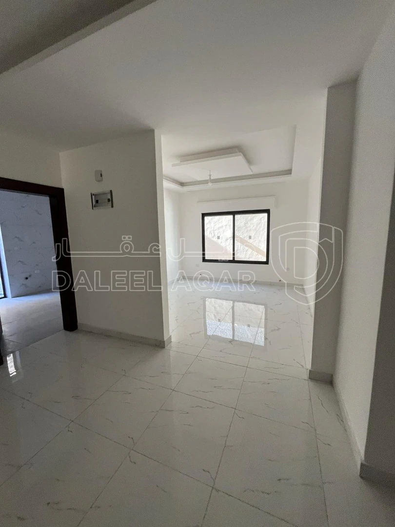 شقة في في ضاحية الياسمين قرب دوار قرقش منطقة راقية  - 75,000 دأ - صورة 1