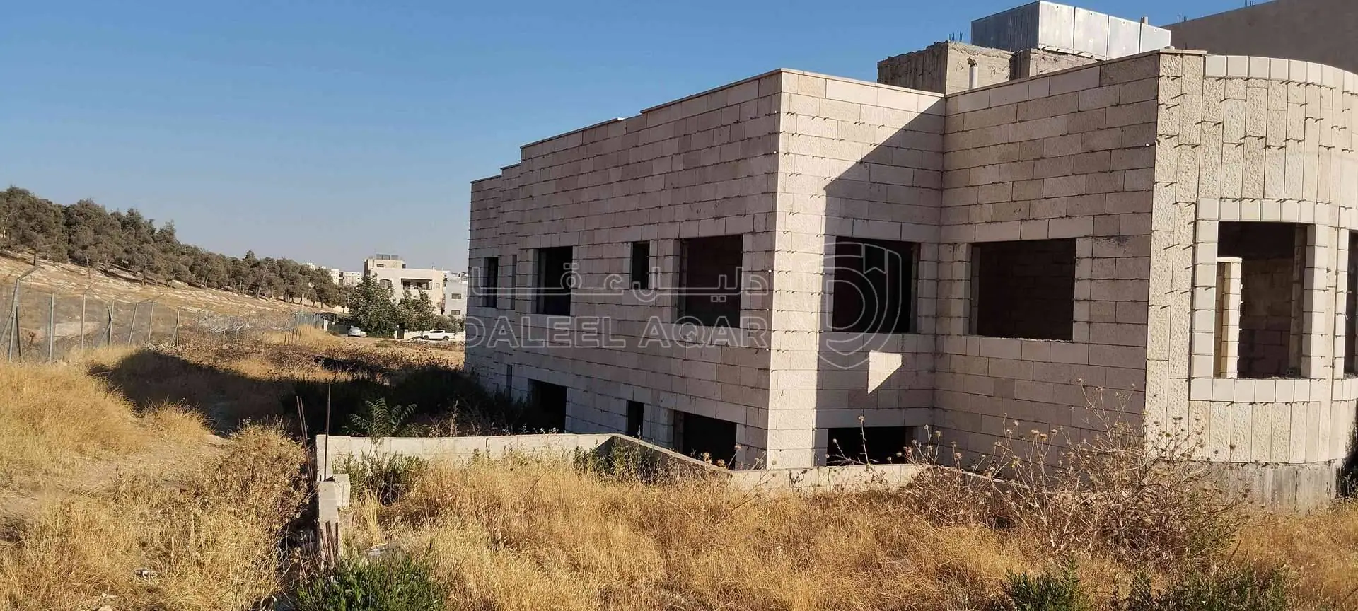 فيلا/منزل في جويدة إسكان المالية والزراعه بجانب نادي الرمايه الملكي - 180,000 دأ - صورة 1