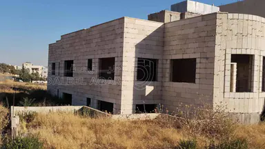 فيلا/منزل في جويدة إسكان المالية والزراعه بجانب نادي الرمايه الملكي  - 180,000 دأ - صورة NaN