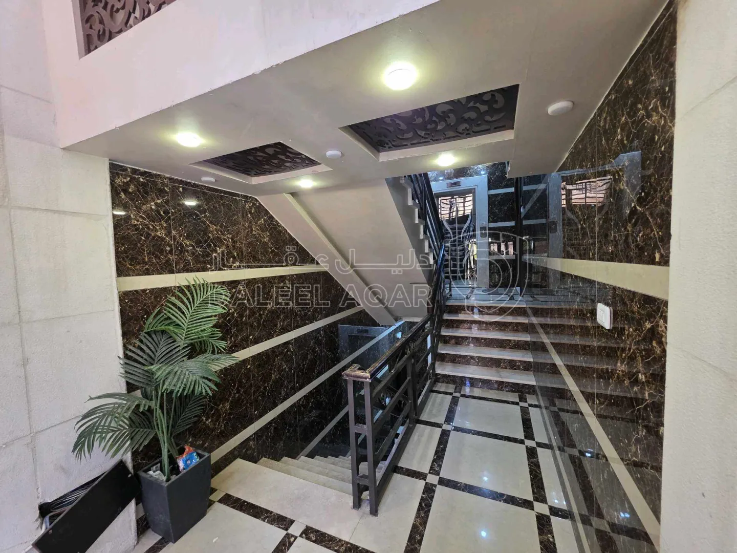 شقة في عرجان شارع الطبري - 75,000 دأ - صورة 1