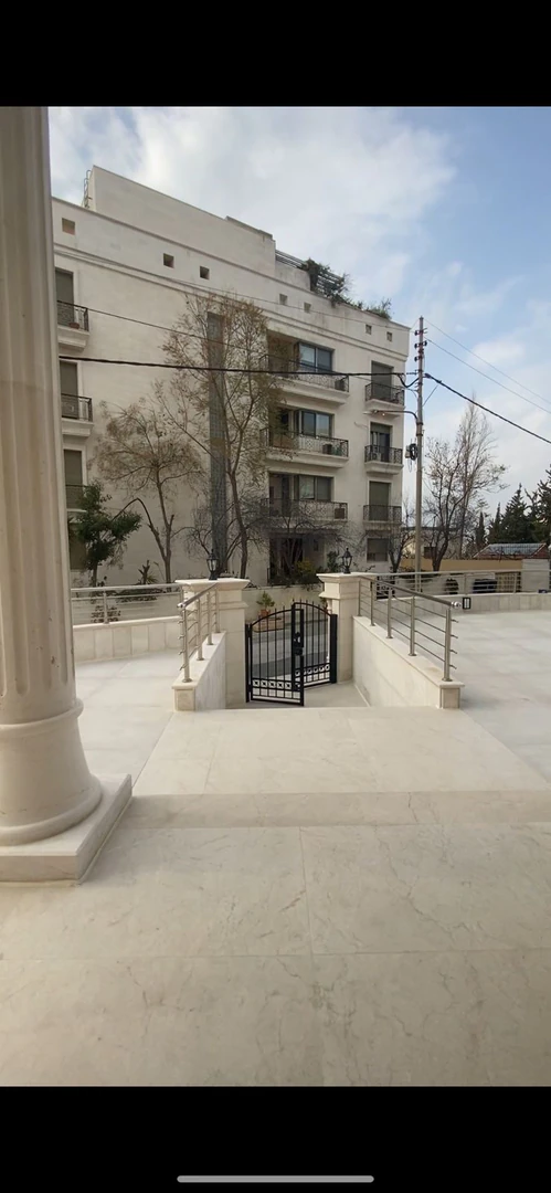 شقة في الرابية - قرب مدارس المعمدانية - 480,000 دأ - صورة 1