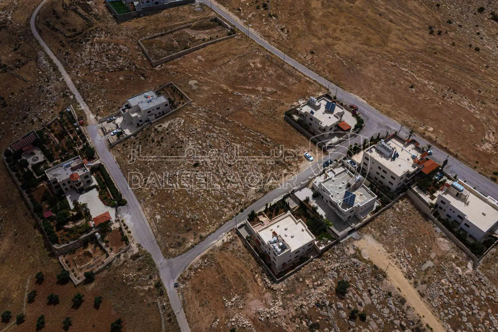 أرض في أرض سكنية مطلة في أم رمانة - 900 م عن شارع الأردن - 75,000 دأ - صورة 1