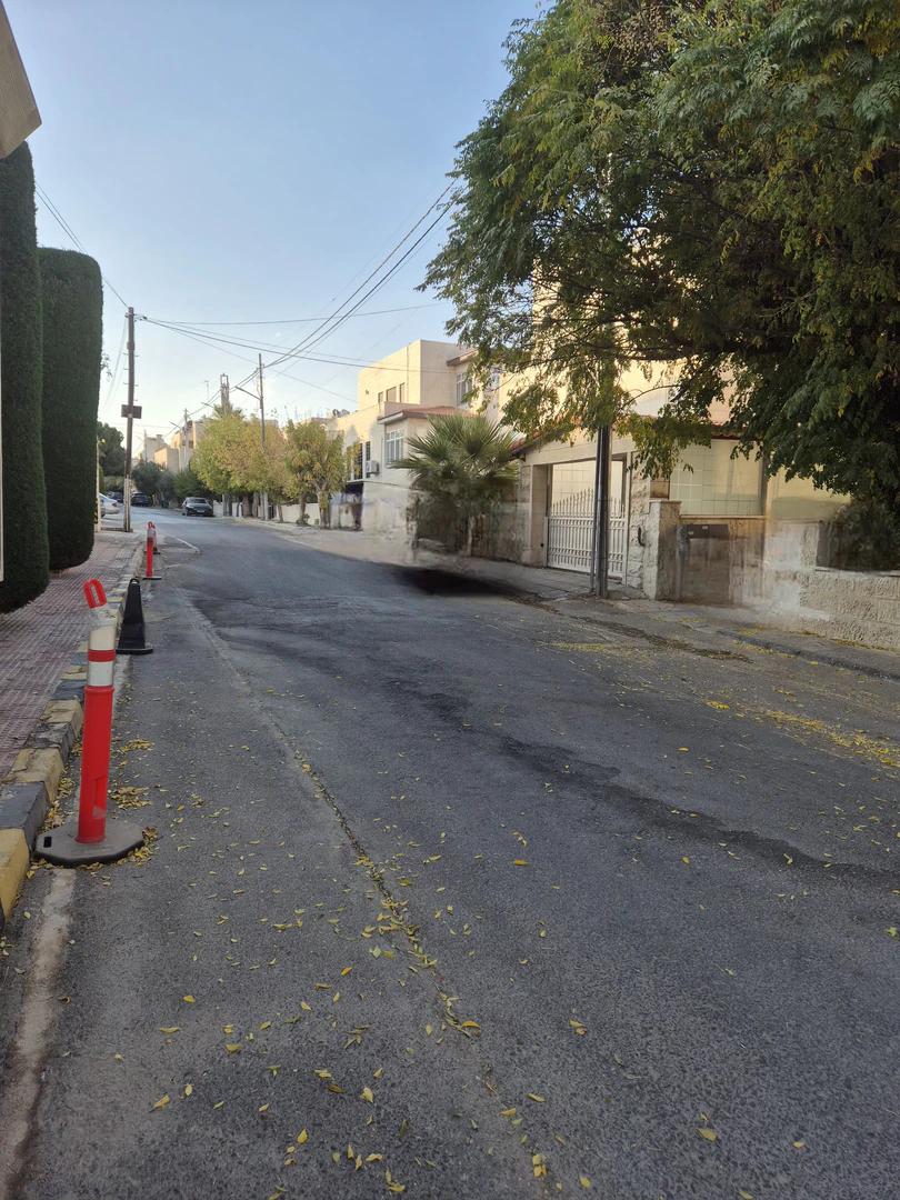 شقة في عبدون شارع إبراهيم الحاج حسن - 180,000 دأ - صورة 1