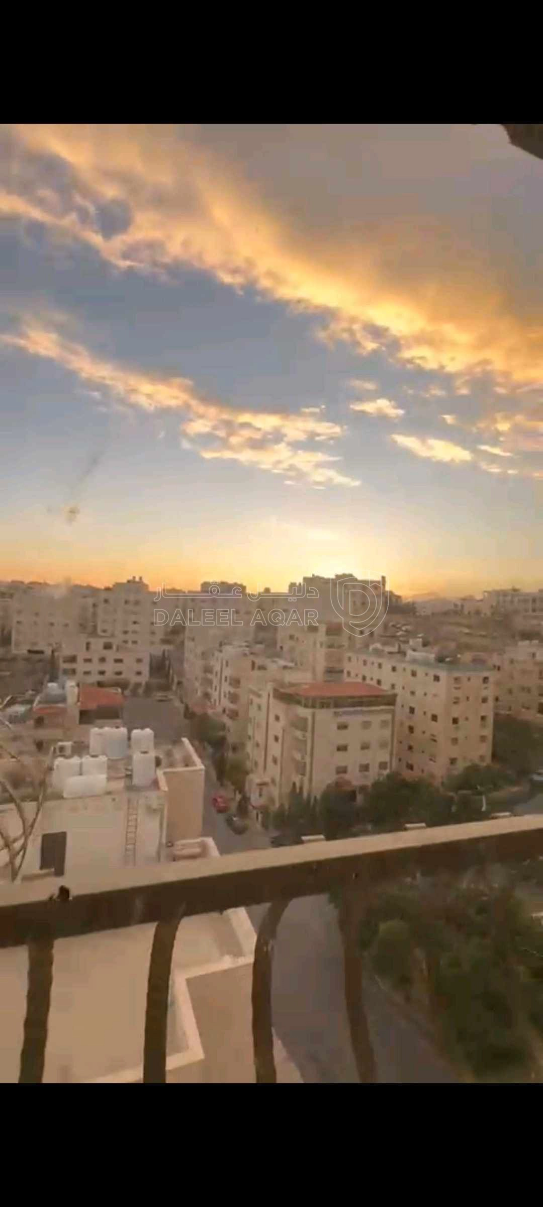 شقة في ضاحية الرشيد... شارع الكليه العلميه الاسلاميه  - 110,000 دأ - صورة 1