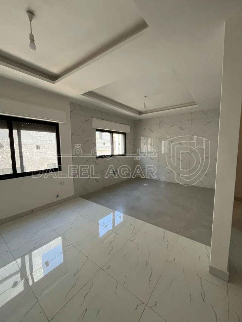 شقة في في ضاحية الياسمين قرب دوار قرقش منطقة راقية  - 75,000 دأ - صورة 1