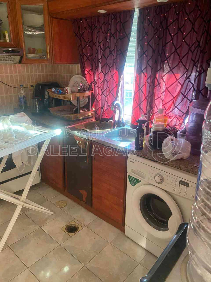 شقة في مقابل البوابة الشمالية للجامعة الاردنية  - 50,000 دأ - صورة 1