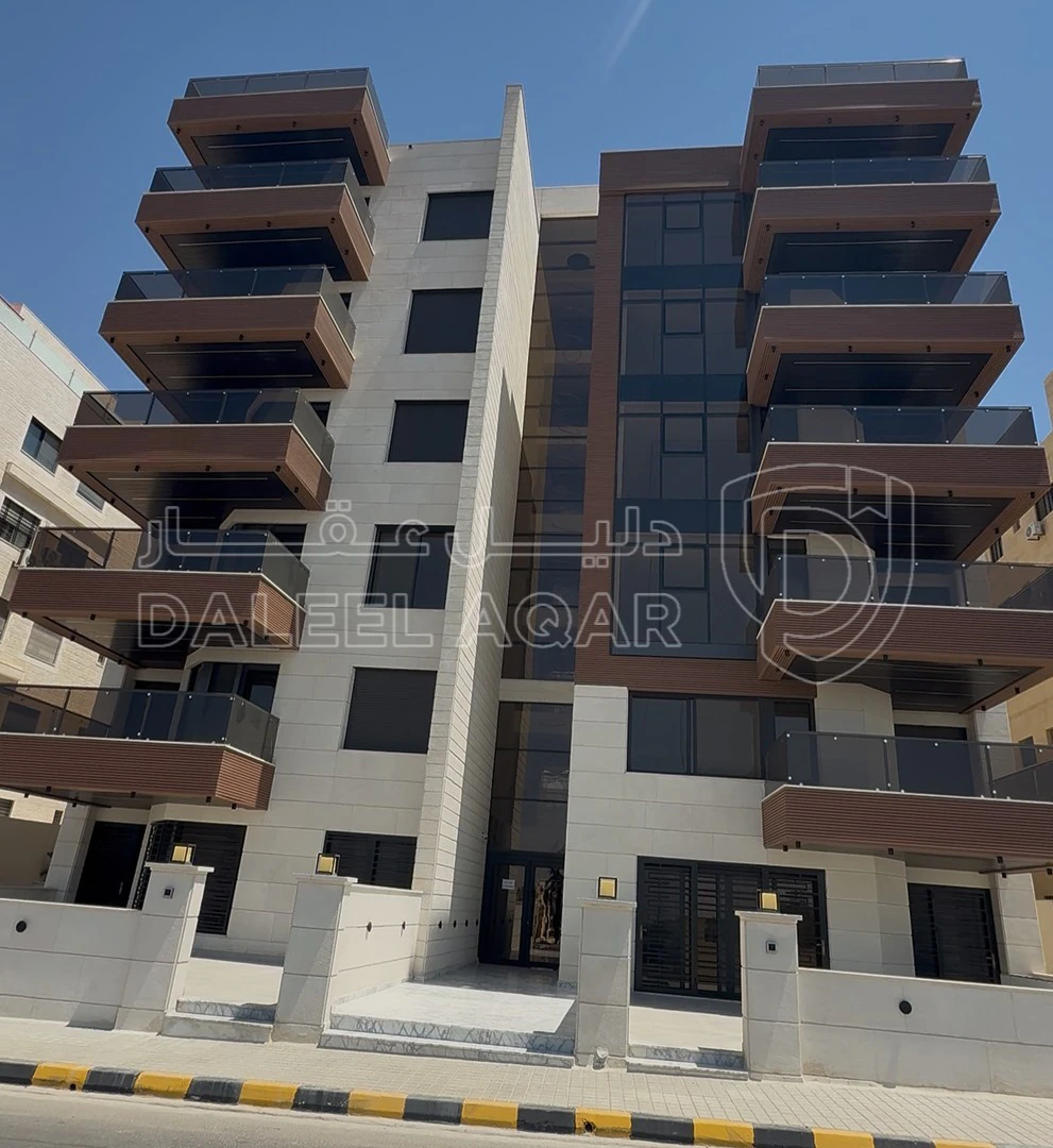 شقة في طريق المطار - شارع الخدمات  - 225,000 دأ - صورة 1
