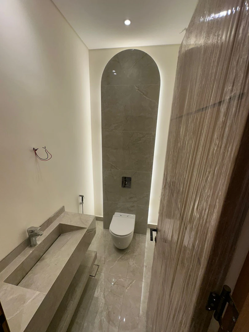 شقة في قرب اشارات حي الصحابه - 118,000 دأ - صورة 1