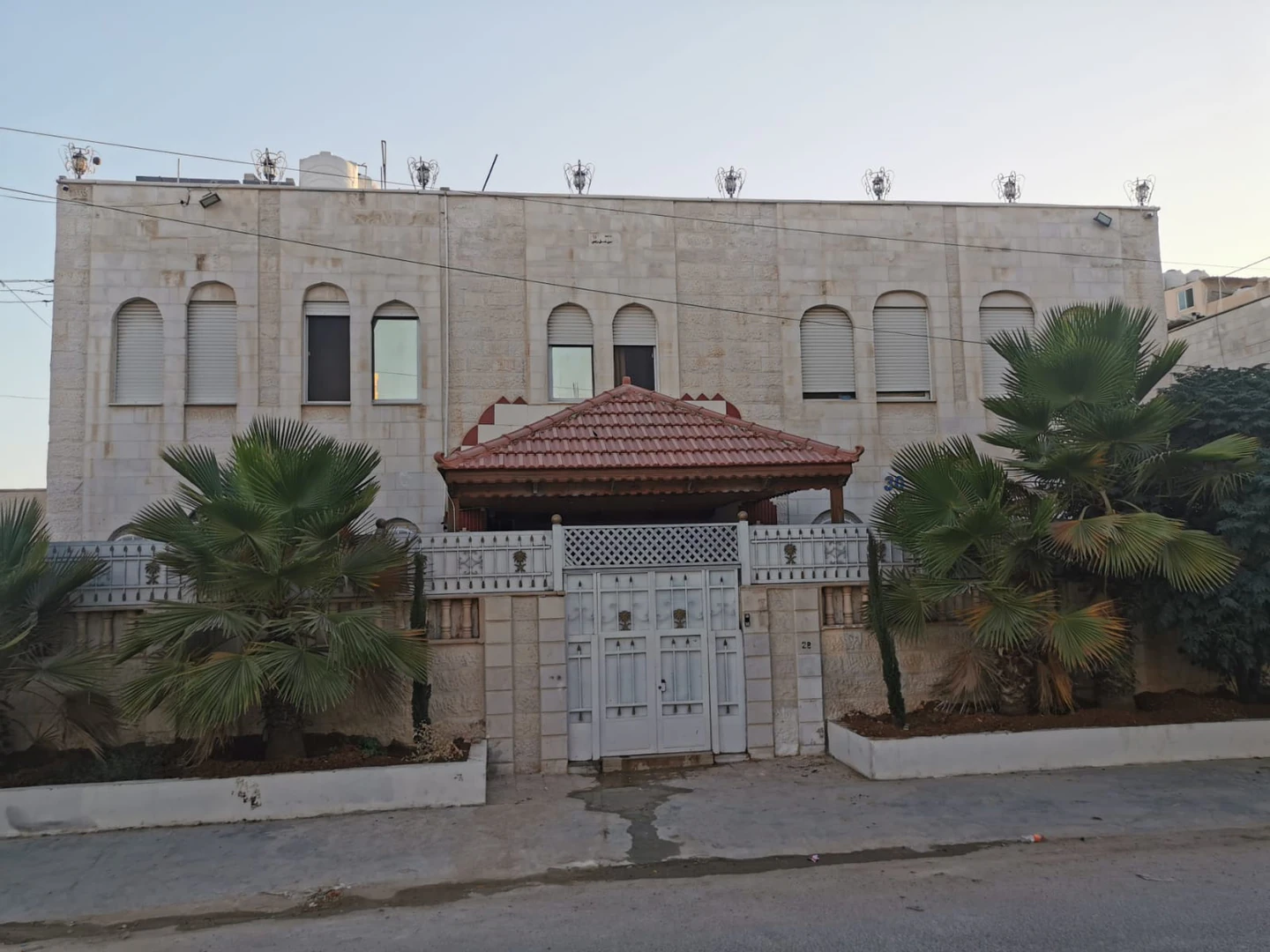فيلا/منزل في عمان بجانب اليات امانه عمان الكبرى - 145,000 دأ - صورة 1