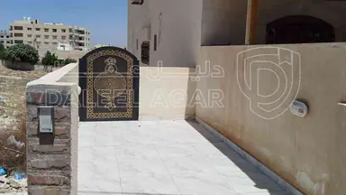 شقة - للبيع شقه تسويه 165م2في الزرقاء الجديده قرب دوار بادي - 52000 دأ