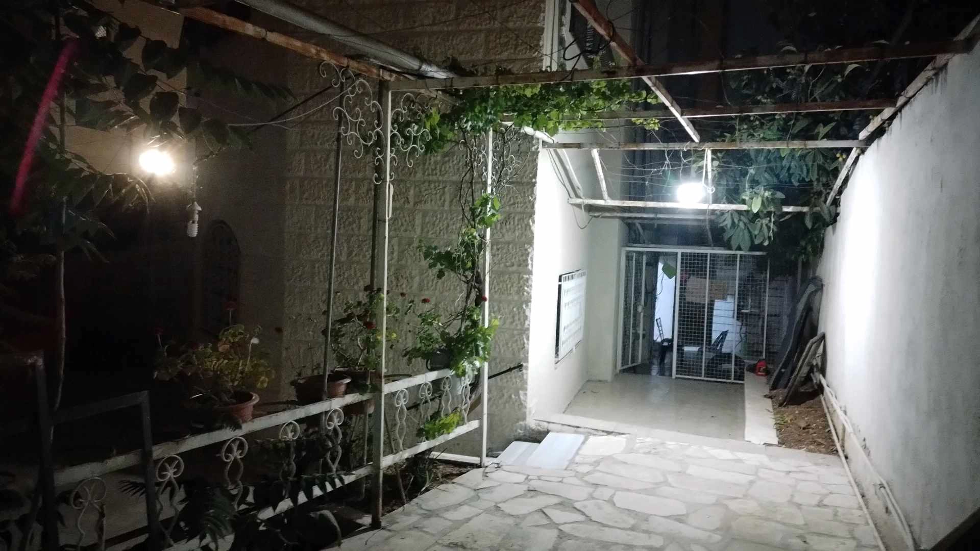 مبنى في ماركا الشماليه حي المزارع ت 0796198119 - 80,000 دأ - صورة 1