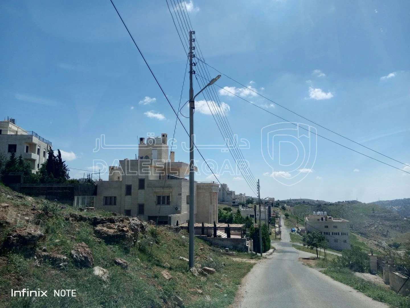 أرض في الدمينة خلف الظهير وخلف مسجد العاشوري غرب عمان - 300,000 دأ - صورة 1