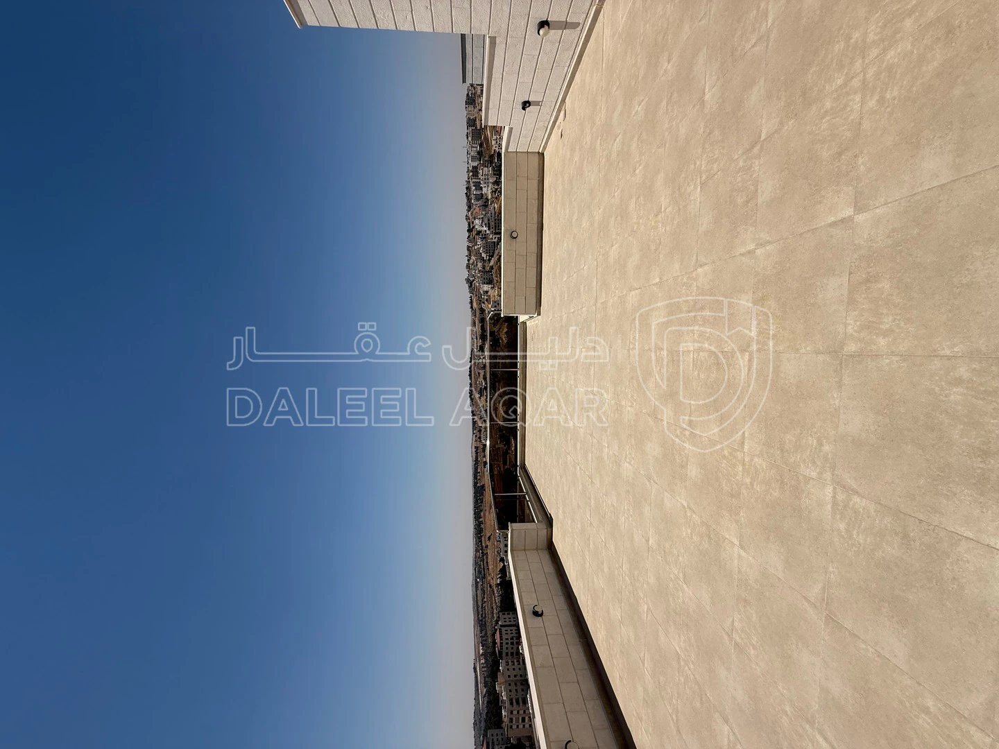 شقة في طريق المطار - شارع الخدمات  - 225,000 دأ - صورة 1