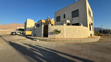 فيلا/منزل - منزل تربلكس مميّز في مشروع قرية مرجان - 160000 دأ
